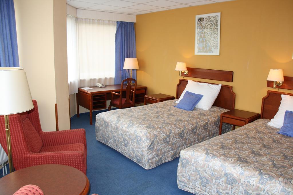 Parkhotel Соколов Екстериор снимка